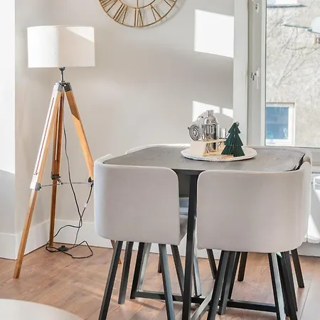 The Cosy Loft, Pet Friendly In 公寓 *